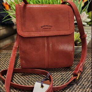 AMERICAN LEATHER CO. Suede Kansas Crossbody, Amaranth